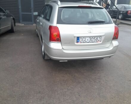 Серый Тойота Авенсис, объемом двигателя 2 л и пробегом 300 тыс. км за 2550 $, фото 3 на Automoto.ua