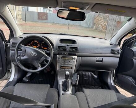 Сірий Тойота Авенсіс, об'ємом двигуна 2 л та пробігом 310 тис. км за 2750 $, фото 8 на Automoto.ua