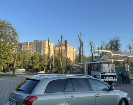Сірий Тойота Авенсіс, об'ємом двигуна 1.8 л та пробігом 265 тис. км за 5999 $, фото 2 на Automoto.ua