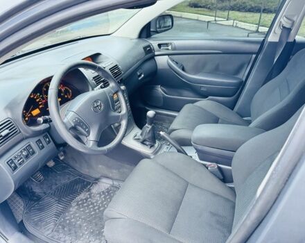 Серый Тойота Авенсис, объемом двигателя 2 л и пробегом 231 тыс. км за 2950 $, фото 8 на Automoto.ua