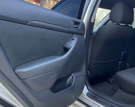 Серый Тойота Авенсис, объемом двигателя 2.23 л и пробегом 306 тыс. км за 5200 $, фото 15 на Automoto.ua
