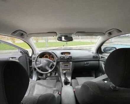 Сірий Тойота Авенсіс, об'ємом двигуна 2.2 л та пробігом 302 тис. км за 5850 $, фото 5 на Automoto.ua