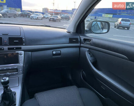 Серый Тойота Авенсис, объемом двигателя 2.2 л и пробегом 299 тыс. км за 7200 $, фото 23 на Automoto.ua