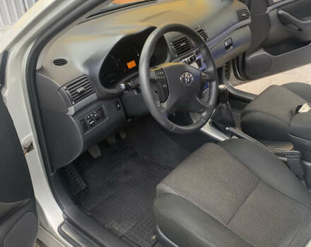 Сірий Тойота Авенсіс, об'ємом двигуна 1.79 л та пробігом 235 тис. км за 5999 $, фото 6 на Automoto.ua