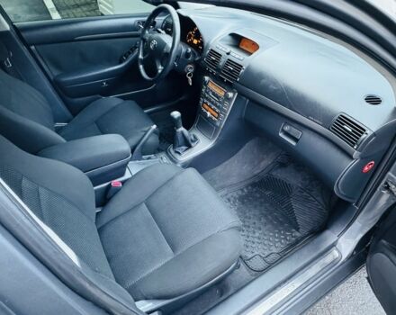 Серый Тойота Авенсис, объемом двигателя 2 л и пробегом 231 тыс. км за 2950 $, фото 11 на Automoto.ua