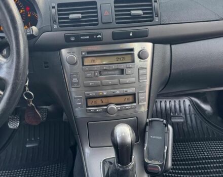 Сірий Тойота Авенсіс, об'ємом двигуна 2 л та пробігом 310 тис. км за 2750 $, фото 13 на Automoto.ua
