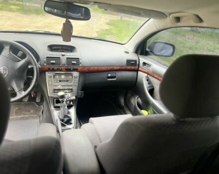 Серый Тойота Авенсис, объемом двигателя 2.2 л и пробегом 245 тыс. км за 3200 $, фото 2 на Automoto.ua