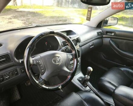 Сірий Тойота Авенсіс, об'ємом двигуна 2 л та пробігом 381 тис. км за 6000 $, фото 13 на Automoto.ua