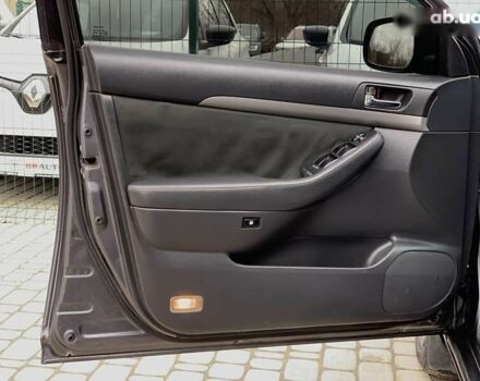 Серый Тойота Авенсис, объемом двигателя 2.2 л и пробегом 272 тыс. км за 4000 $, фото 22 на Automoto.ua