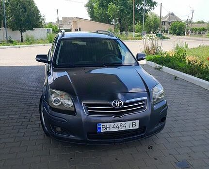 Серый Тойота Авенсис, объемом двигателя 2.2 л и пробегом 254 тыс. км за 6200 $, фото 2 на Automoto.ua