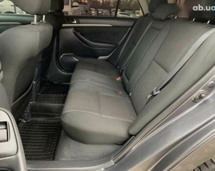 Серый Тойота Авенсис, объемом двигателя 2.2 л и пробегом 272 тыс. км за 4000 $, фото 26 на Automoto.ua