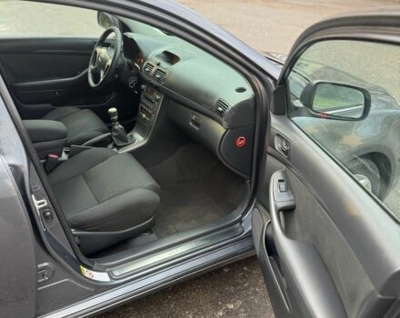 Сірий Тойота Авенсіс, об'ємом двигуна 2 л та пробігом 250 тис. км за 3250 $, фото 16 на Automoto.ua