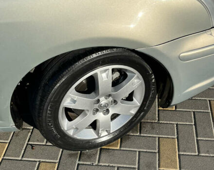 Сірий Тойота Авенсіс, об'ємом двигуна 1.8 л та пробігом 265 тис. км за 5999 $, фото 13 на Automoto.ua