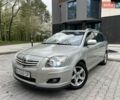 Серый Тойота Авенсис, объемом двигателя 2 л и пробегом 235 тыс. км за 5700 $, фото 1 на Automoto.ua