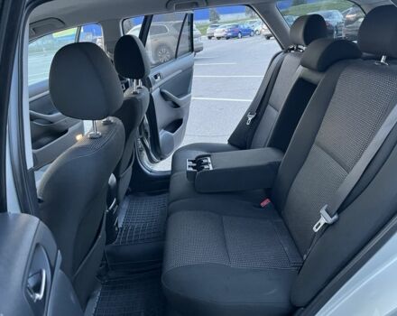 Серый Тойота Авенсис, объемом двигателя 2.2 л и пробегом 250 тыс. км за 7200 $, фото 22 на Automoto.ua