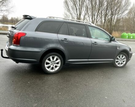 Серый Тойота Авенсис, объемом двигателя 2.2 л и пробегом 411 тыс. км за 5800 $, фото 3 на Automoto.ua