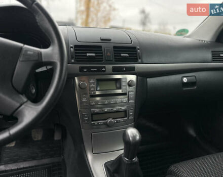 Серый Тойота Авенсис, объемом двигателя 1.8 л и пробегом 219 тыс. км за 6700 $, фото 28 на Automoto.ua