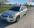 Серый Тойота Авенсис, объемом двигателя 2.2 л и пробегом 363 тыс. км за 6000 $, фото 1 на Automoto.ua