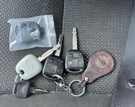 Сірий Тойота Авенсіс, об'ємом двигуна 2 л та пробігом 310 тис. км за 2750 $, фото 6 на Automoto.ua