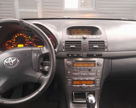 Серый Тойота Авенсис, объемом двигателя 2 л и пробегом 300 тыс. км за 2550 $, фото 11 на Automoto.ua