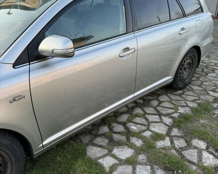 Серый Тойота Авенсис, объемом двигателя 2.23 л и пробегом 260 тыс. км за 5500 $, фото 1 на Automoto.ua