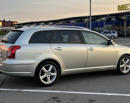 Серый Тойота Авенсис, объемом двигателя 2.2 л и пробегом 250 тыс. км за 7200 $, фото 2 на Automoto.ua