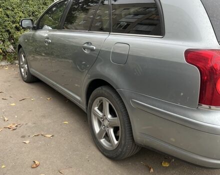 Серый Тойота Авенсис, объемом двигателя 2.2 л и пробегом 200 тыс. км за 7250 $, фото 4 на Automoto.ua