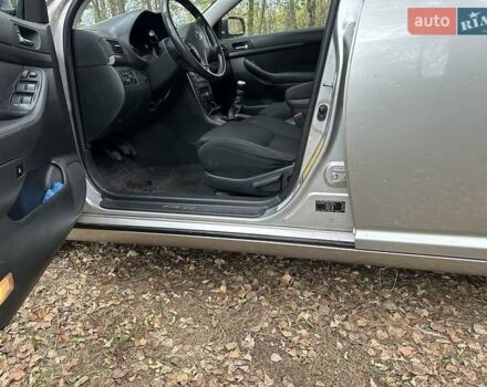 Серый Тойота Авенсис, объемом двигателя 2.2 л и пробегом 181 тыс. км за 6700 $, фото 3 на Automoto.ua
