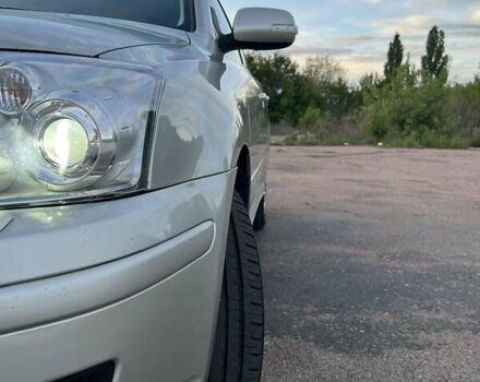 Серый Тойота Авенсис, объемом двигателя 1.79 л и пробегом 181 тыс. км за 6200 $, фото 11 на Automoto.ua