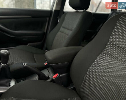 Серый Тойота Авенсис, объемом двигателя 1.8 л и пробегом 219 тыс. км за 6700 $, фото 24 на Automoto.ua