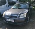 Серый Тойота Авенсис, объемом двигателя 2.2 л и пробегом 258 тыс. км за 3500 $, фото 1 на Automoto.ua