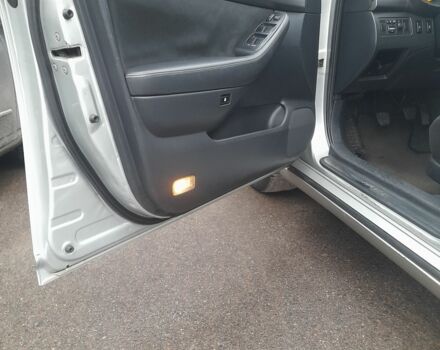 Серый Тойота Авенсис, объемом двигателя 2 л и пробегом 300 тыс. км за 2550 $, фото 9 на Automoto.ua