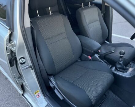 Серый Тойота Авенсис, объемом двигателя 2.2 л и пробегом 250 тыс. км за 7200 $, фото 20 на Automoto.ua