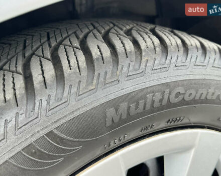 Сірий Тойота Авенсіс, об'ємом двигуна 1.8 л та пробігом 233 тис. км за 7700 $, фото 17 на Automoto.ua