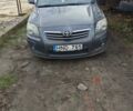Серый Тойота Авенсис, объемом двигателя 2.2 л и пробегом 389 тыс. км за 5500 $, фото 1 на Automoto.ua