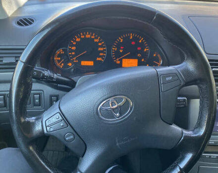 Серый Тойота Авенсис, объемом двигателя 2 л и пробегом 260 тыс. км за 6500 $, фото 13 на Automoto.ua