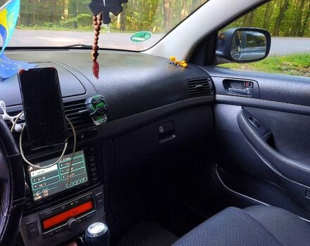 Сірий Тойота Авенсіс, об'ємом двигуна 2.2 л та пробігом 219 тис. км за 7300 $, фото 5 на Automoto.ua