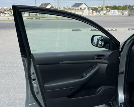 Сірий Тойота Авенсіс, об'ємом двигуна 1.8 л та пробігом 233 тис. км за 7700 $, фото 24 на Automoto.ua