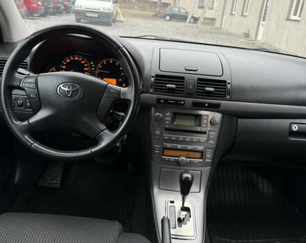 Серый Тойота Авенсис, объемом двигателя 2 л и пробегом 194 тыс. км за 7800 $, фото 93 на Automoto.ua