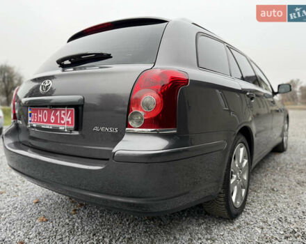 Серый Тойота Авенсис, объемом двигателя 2 л и пробегом 194 тыс. км за 7800 $, фото 17 на Automoto.ua