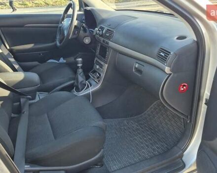 Серый Тойота Авенсис, объемом двигателя 2 л и пробегом 259 тыс. км за 7500 $, фото 6 на Automoto.ua
