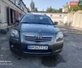 Серый Тойота Авенсис, объемом двигателя 2 л и пробегом 297 тыс. км за 6000 $, фото 1 на Automoto.ua