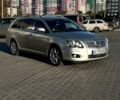 Серый Тойота Авенсис, объемом двигателя 2 л и пробегом 180 тыс. км за 6400 $, фото 1 на Automoto.ua