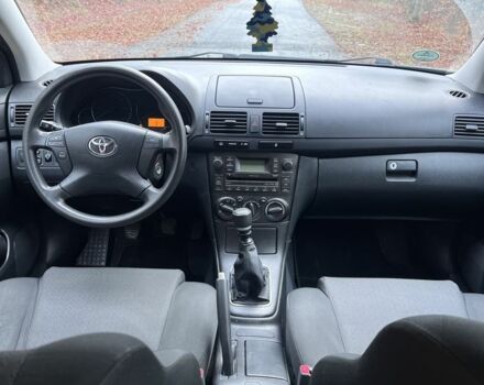 Серый Тойота Авенсис, объемом двигателя 2 л и пробегом 262 тыс. км за 5600 $, фото 5 на Automoto.ua