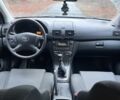Серый Тойота Авенсис, объемом двигателя 2 л и пробегом 262 тыс. км за 5600 $, фото 5 на Automoto.ua