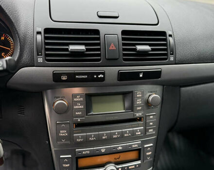 Серый Тойота Авенсис, объемом двигателя 2 л и пробегом 194 тыс. км за 7800 $, фото 113 на Automoto.ua