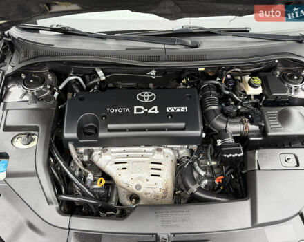 Серый Тойота Авенсис, объемом двигателя 2 л и пробегом 194 тыс. км за 7800 $, фото 70 на Automoto.ua