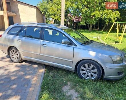 Серый Тойота Авенсис, объемом двигателя 2 л и пробегом 290 тыс. км за 6000 $, фото 4 на Automoto.ua