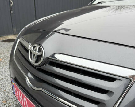 Серый Тойота Авенсис, объемом двигателя 2 л и пробегом 194 тыс. км за 7800 $, фото 67 на Automoto.ua