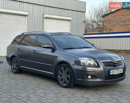 Серый Тойота Авенсис, объемом двигателя 2 л и пробегом 334 тыс. км за 7200 $, фото 7 на Automoto.ua